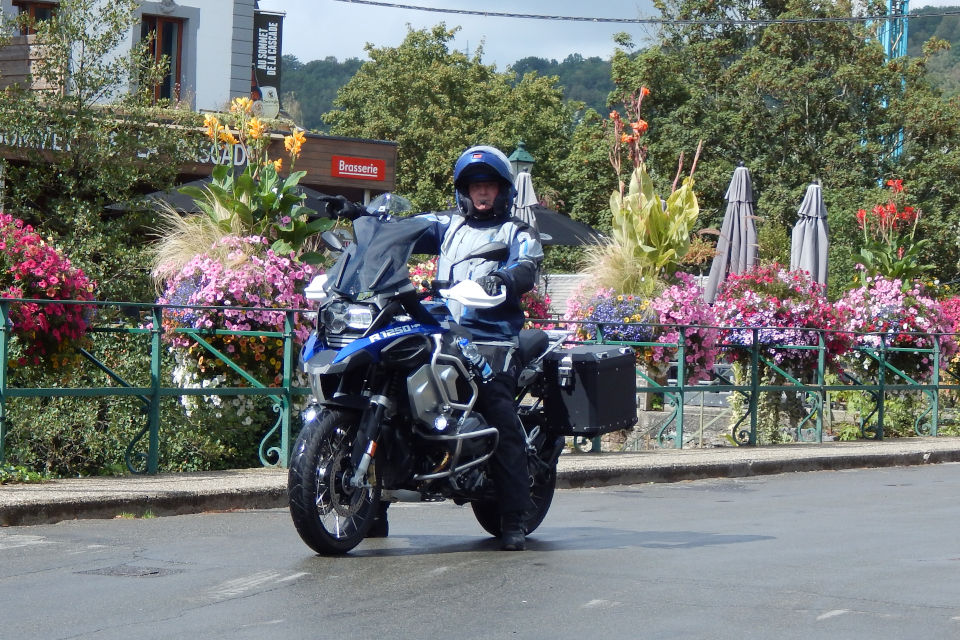 Motorrijbewijspoint Enschede examengarantie AVB en AVD